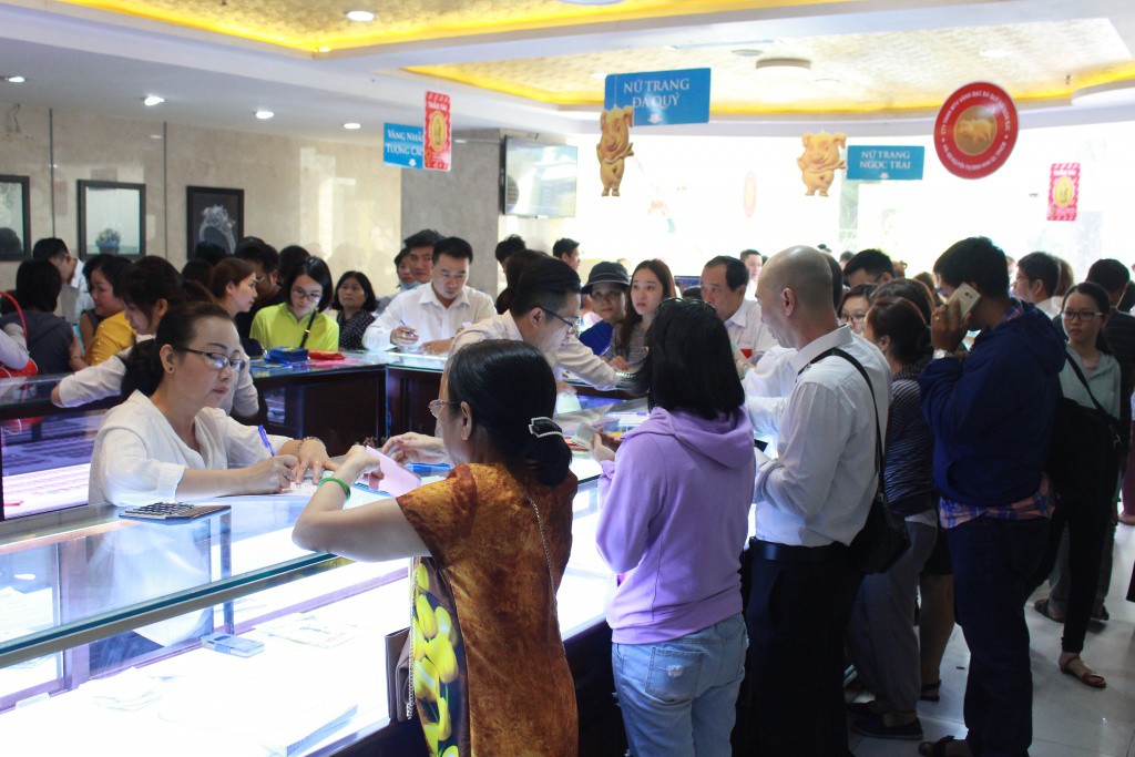 Bán vàng, nữ trang, đồng hồ, mắt kính, PNJ muốn có lợi nhuận nghìn tỉ trong năm 2019 - Ảnh 2.