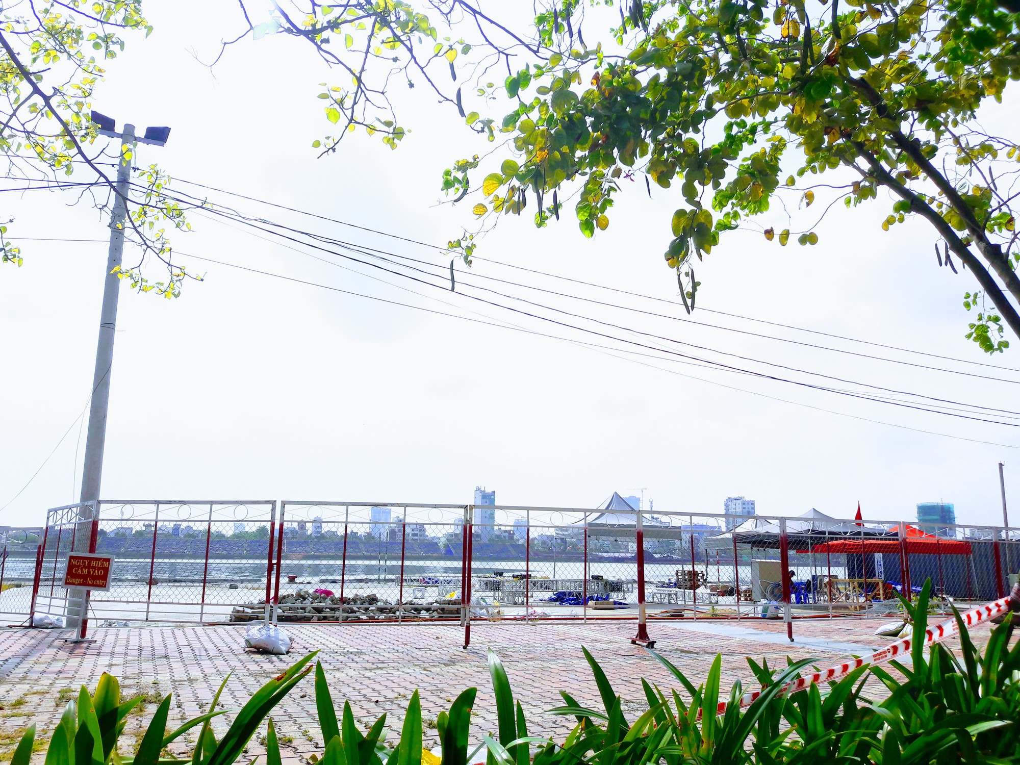 Tạm ngưng hoạt động cảng sông Hàn phục vụ Lễ hội pháo hoa quốc tế Đà Nẵng 2019 - Ảnh 1. Tạm ngưng hoạt động cảng sông Hàn phục vụ Lễ hội pháo hoa quốc tế Đà Nẵng 2019 - Ảnh 1.