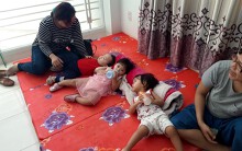 Hơn 20 hộ dân dọn vào Công ty Hoàng Quân Nha Trang để ở vì chủ đầu tư chậm giao nhà