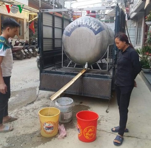 Khan hiếm nước sạch, dân Sa Pa kêu trời vì sắp đến dịp nghỉ lễ - Ảnh 1. Khan hiếm nước sạch, dân Sa Pa kêu trời vì sắp đến dịp nghỉ lễ - Ảnh 1.