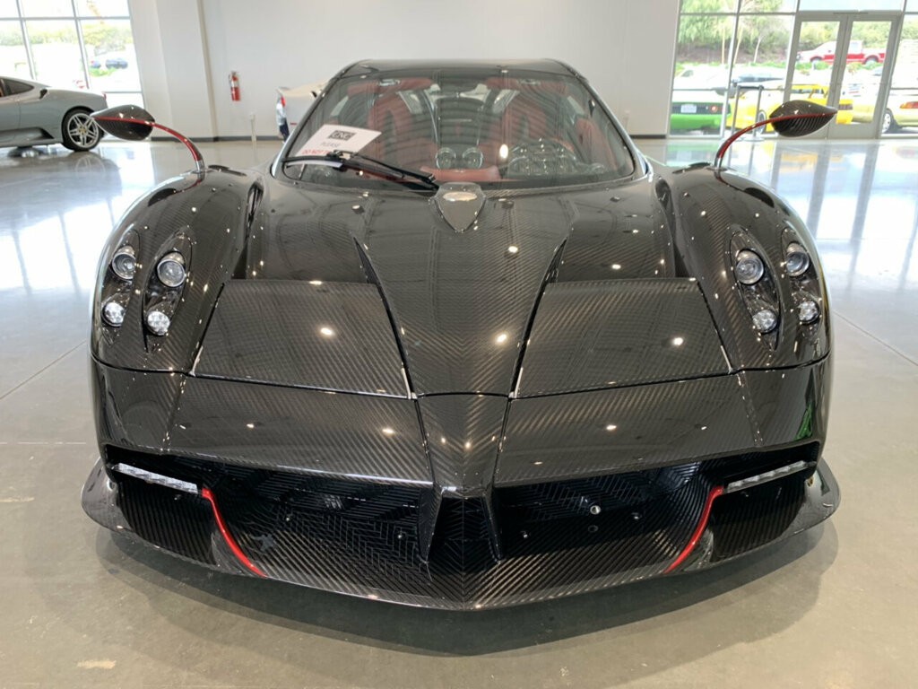 Siêu xe mui trần Pagani Huayra cũ được rao giá 84 tỉ đồng - Ảnh 1. Siêu xe mui trần Pagani Huayra cũ được rao giá 84 tỉ đồng - Ảnh 1.