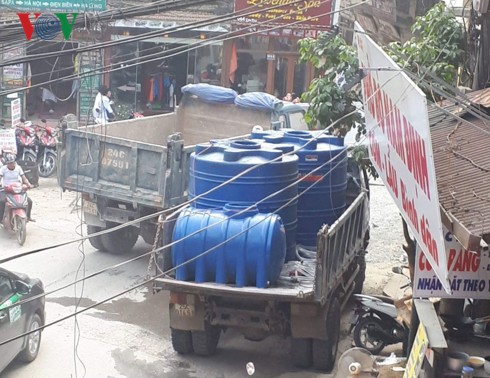 Khan hiếm nước sạch, dân Sa Pa kêu trời vì sắp đến dịp nghỉ lễ - Ảnh 2. Khan hiếm nước sạch, dân Sa Pa kêu trời vì sắp đến dịp nghỉ lễ - Ảnh 2.
