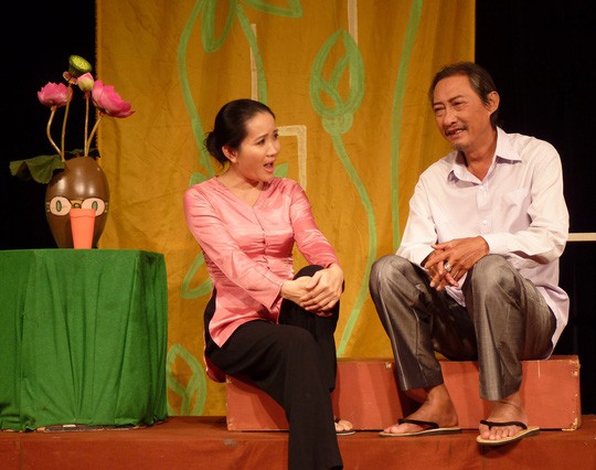Lê Bình - Nụ cười cho người, nước mắt cho mình - Ảnh 2.