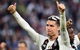 Ronaldo ăn mừng phấn khích trong ngày giành Scudetto