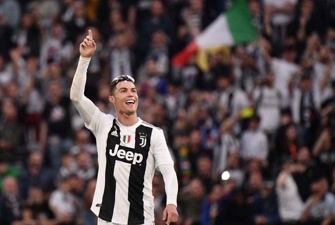 Ronaldo ăn mừng phấn khích trong ngày giành Scudetto - Ảnh 5.