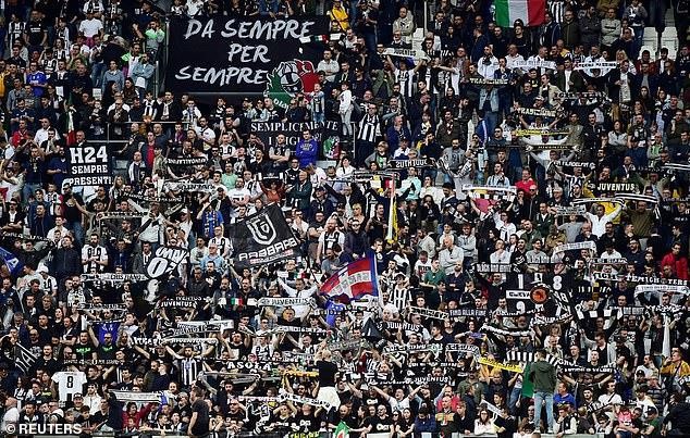 Ronaldo ăn mừng phấn khích trong ngày giành Scudetto - Ảnh 7.