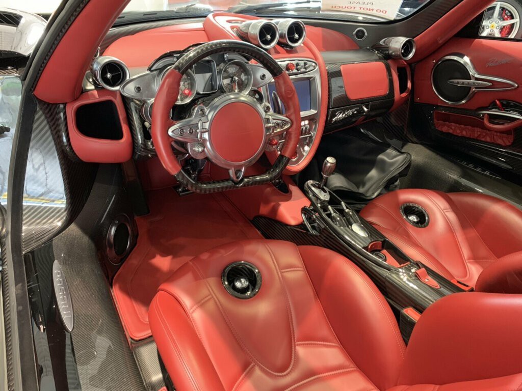 Siêu xe mui trần Pagani Huayra cũ được rao giá 84 tỉ đồng - Ảnh 9.