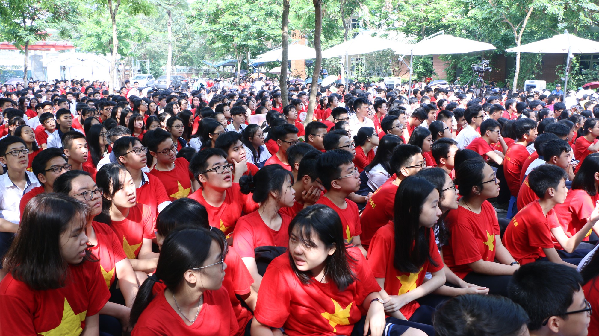 Ông đồ gàn Văn Như Cương và bài học làm người tử tế khiến nhiều người xúc động - Ảnh 1. Ông đồ gàn Văn Như Cương và bài học làm người tử tế khiến nhiều người xúc động - Ảnh 1.