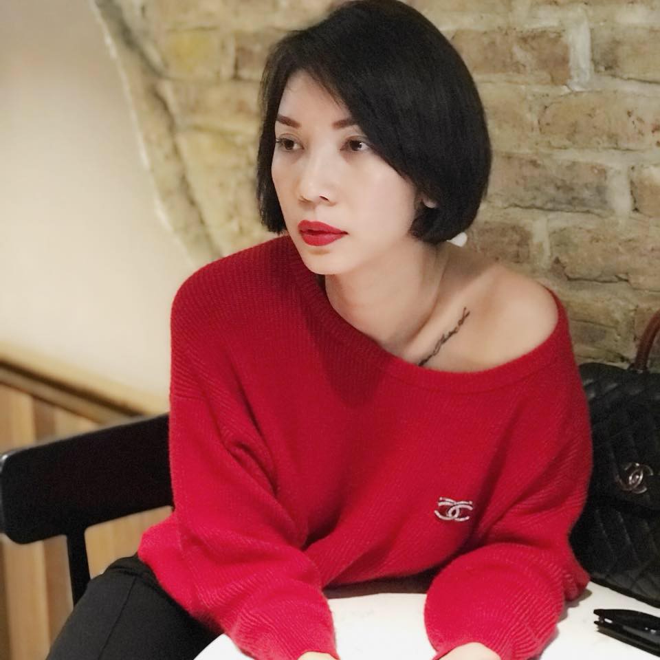 Sao Việt hôm nay (22/4): Diễm My 9x đau buồn khi mẹ qua đời, Hương Giang hút hồn với đầm xẻ táo bạo - Ảnh 8. Sao Việt hôm nay (22/4): Diễm My 9x đau buồn khi mẹ qua đời, Hương Giang hút hồn với đầm xẻ táo bạo - Ảnh 8.
