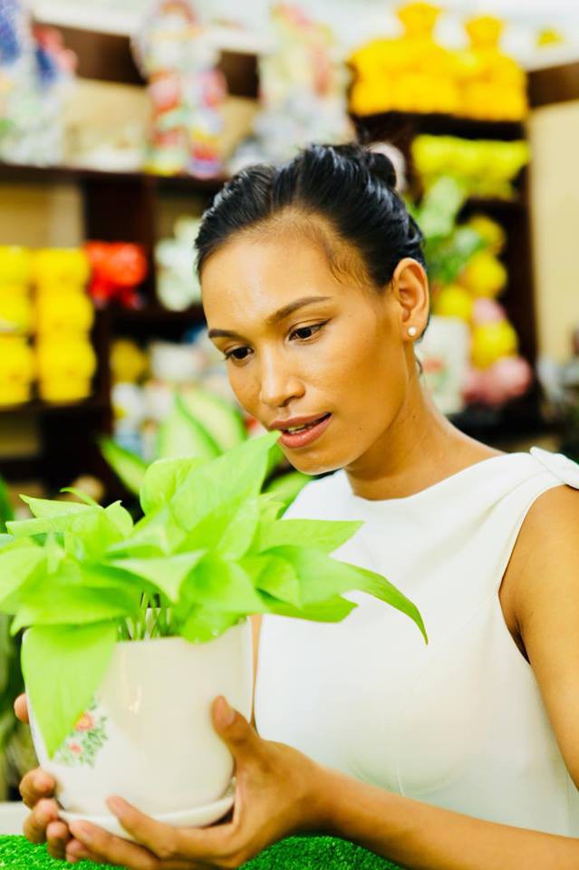 Sao Việt hôm nay (22/4): Diễm My 9x đau buồn khi mẹ qua đời, Hương Giang hút hồn với đầm xẻ táo bạo - Ảnh 9. Sao Việt hôm nay (22/4): Diễm My 9x đau buồn khi mẹ qua đời, Hương Giang hút hồn với đầm xẻ táo bạo - Ảnh 9.