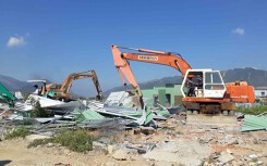Nha Trang cưỡng chế hơn 100 căn nhà xây dựng trái phép