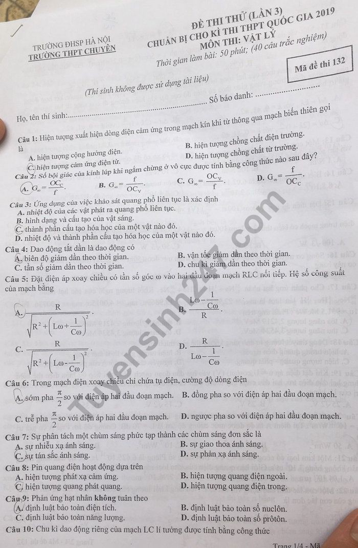 Đề thi thử THPT quốc gia 2019 môn Vật lí THPT chuyên ĐH Sư phạm Hà Nội lần 3 và đáp án - Ảnh 1.