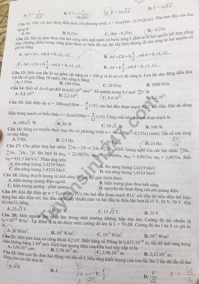 Đề thi thử THPT quốc gia 2019 môn Vật lí THPT chuyên ĐH Sư phạm Hà Nội lần 3 và đáp án - Ảnh 2.