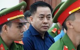 Video phúc thẩm đại án Đông Á: Vũ 'nhôm' đôi co với cảnh sát tư pháp tại phiên tòa