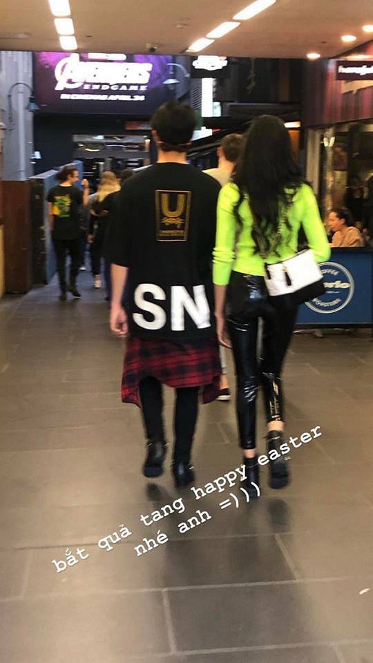 Rộ tin đồn Á hậu Hoàng Thùy hẹn hò ca sĩ Rocker Nguyễn - Ảnh 1. Rộ tin đồn Á hậu Hoàng Thùy hẹn hò ca sĩ Rocker Nguyễn - Ảnh 1.