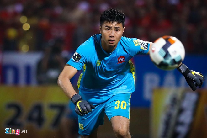 Văn Toản - Hai lần thắng phạt đền, mơ bắt chính SEA Games - Ảnh 1.