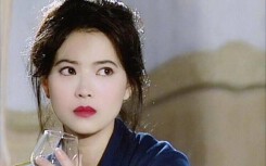 Bia mộ của Lam Khiết Anh bị vấy bẩn, không người thăm nom