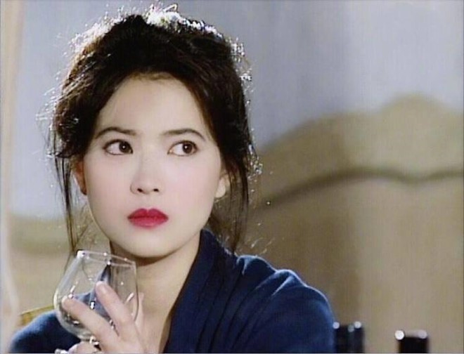 Bia mộ của Lam Khiết Anh bị vấy bẩn, không người thăm nom - Ảnh 3. Bia mộ của Lam Khiết Anh bị vấy bẩn, không người thăm nom - Ảnh 3.