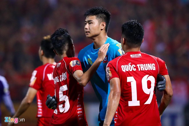 Văn Toản - Hai lần thắng phạt đền, mơ bắt chính SEA Games - Ảnh 3.