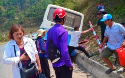 Điện Biên: 36 hành khách hoảng loạn trên xe mất phanh khi đổ đèo Pha Đin