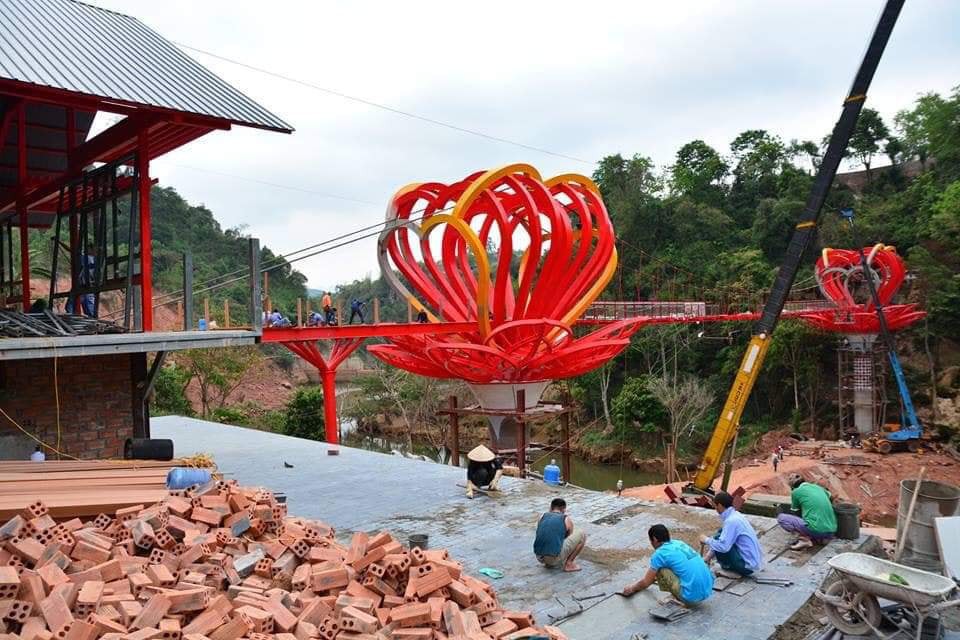 Có gì thú vị ở cầu kính trong suốt Mộc Châu khiến giới trẻ đứng ngồi không yên trong dịp lễ 30/4 - Ảnh 5. Có gì thú vị ở cầu kính trong suốt Mộc Châu khiến giới trẻ đứng ngồi không yên trong dịp lễ 30/4 - Ảnh 5.