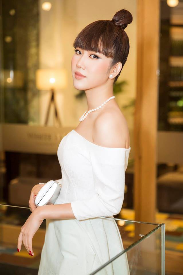 Sao Việt hôm nay (23/4): Đỗ Nhật Hà đẹp ma mị trong bộ ảnh mới, Đỗ Mỹ Linh đọ sắc cùng hoa hậu Tiểu Vy - Ảnh 2.
