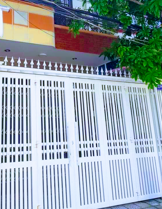 Vợ ông Nguyễn Hữu Linh nói gia đình tổn thương kinh khủng vụ việc chồng bà dâm ô trẻ em? - Ảnh 2. Vợ ông Nguyễn Hữu Linh nói gia đình tổn thương kinh khủng vụ việc chồng bà dâm ô trẻ em? - Ảnh 2.