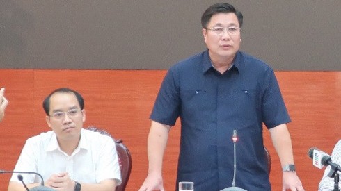 Hà Nội: Chủ tịch UBND quận Hoàng Mai sử dụng bằng không được công nhận - Ảnh 1. Hà Nội: Chủ tịch UBND quận Hoàng Mai sử dụng bằng không được công nhận - Ảnh 1.