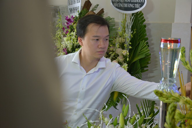 Diễm My 9X: Tôi đau đớn khi nhìn di ảnh mẹ - Ảnh 2. Diễm My 9X: Tôi đau đớn khi nhìn di ảnh mẹ - Ảnh 2.