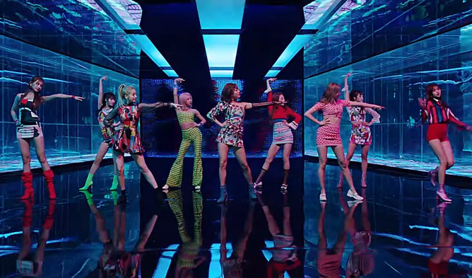 TWICE đánh dấu sự trở lại với mini album Fancy - Ảnh 3. TWICE đánh dấu sự trở lại với mini album Fancy - Ảnh 3.