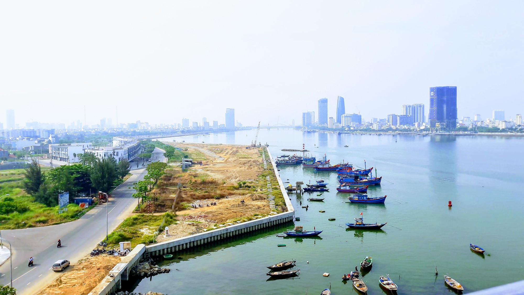 Phó Chủ tịch Đà Nẵng: Không chỉ tạm dừng Marina Complex mà tất cả dự án ven sông Hàn cũng không được thi công - Ảnh 1. Phó Chủ tịch Đà Nẵng: Không chỉ tạm dừng Marina Complex mà tất cả dự án ven sông Hàn cũng không được thi công - Ảnh 1.