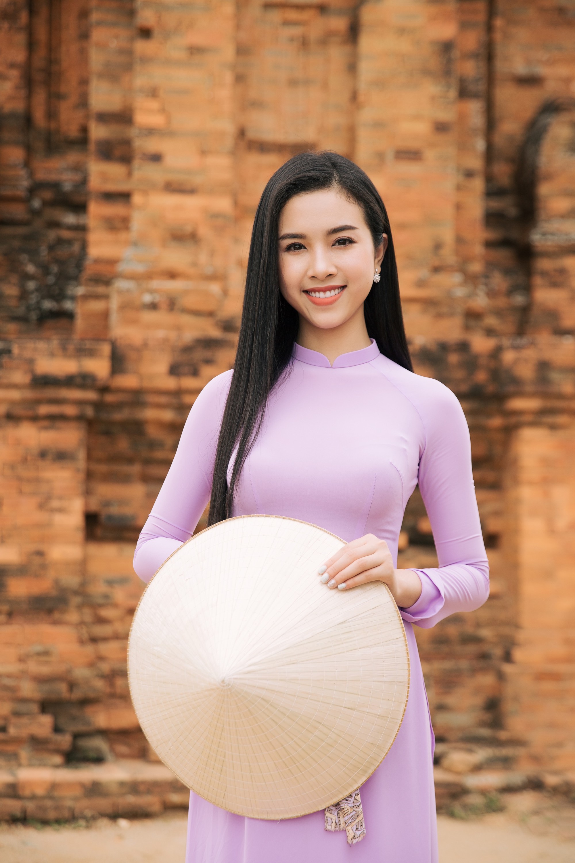 Top 3 Hoa hậu Việt Nam 2018 khám phá nắng gió Ninh Thuận - Ảnh 5. Top 3 Hoa hậu Việt Nam 2018 khám phá nắng gió Ninh Thuận - Ảnh 5.