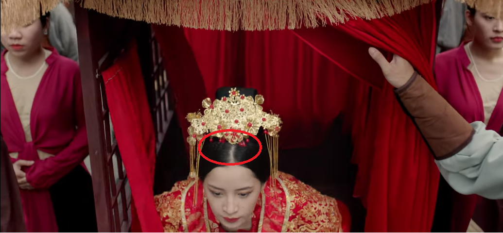 Dân mạng thi nhau chỉ ra những điểm vô lí trong MV Anh ơi ở lại của Chi Pu - Ảnh 4. Dân mạng thi nhau chỉ ra những điểm vô lí trong MV Anh ơi ở lại của Chi Pu - Ảnh 4.