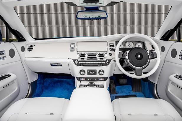 Những chiếc xe Rolls-Royce dành riêng cho giới siêu giàu - Ảnh 8. Những chiếc xe Rolls-Royce dành riêng cho giới siêu giàu - Ảnh 8.