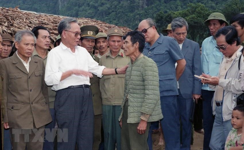 Hình ảnh về hoạt động đối nội của nguyên Chủ tịch nước Lê Đức Anh - Ảnh 10. Hình ảnh về hoạt động đối nội của nguyên Chủ tịch nước Lê Đức Anh - Ảnh 10.