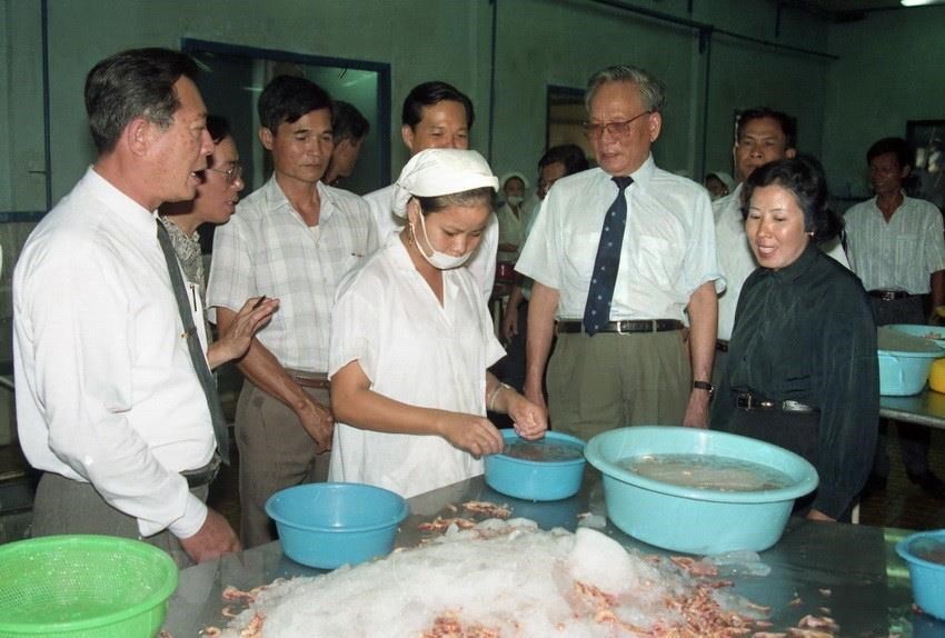 Hình ảnh về hoạt động đối nội của nguyên Chủ tịch nước Lê Đức Anh - Ảnh 14. Hình ảnh về hoạt động đối nội của nguyên Chủ tịch nước Lê Đức Anh - Ảnh 14.