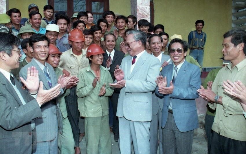 Hình ảnh về hoạt động đối nội của nguyên Chủ tịch nước Lê Đức Anh - Ảnh 15. Hình ảnh về hoạt động đối nội của nguyên Chủ tịch nước Lê Đức Anh - Ảnh 15.