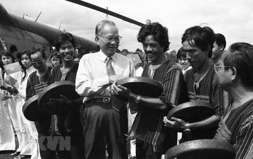 Hình ảnh về hoạt động đối nội của nguyên Chủ tịch nước Lê Đức Anh - Ảnh 22. Hình ảnh về hoạt động đối nội của nguyên Chủ tịch nước Lê Đức Anh - Ảnh 22.