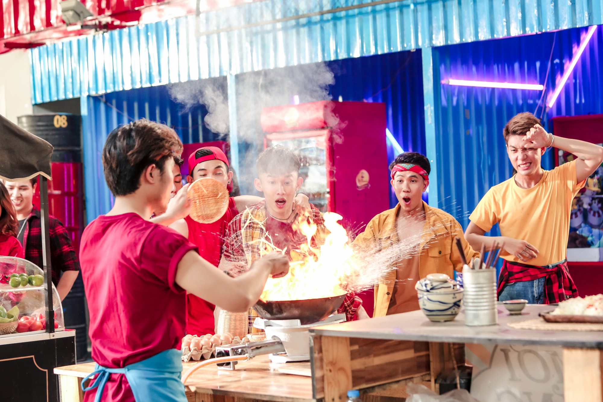 Amee thể hiện vũ đạo nóng bỏng đáp trả màn thả thính cực gắt của Kay Trần trong MV mới - Ảnh 4.