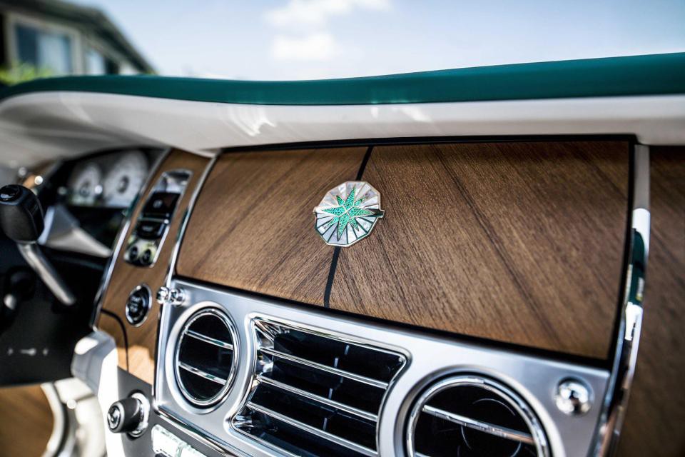 Những chiếc xe Rolls-Royce dành riêng cho giới siêu giàu - Ảnh 11. Những chiếc xe Rolls-Royce dành riêng cho giới siêu giàu - Ảnh 11.