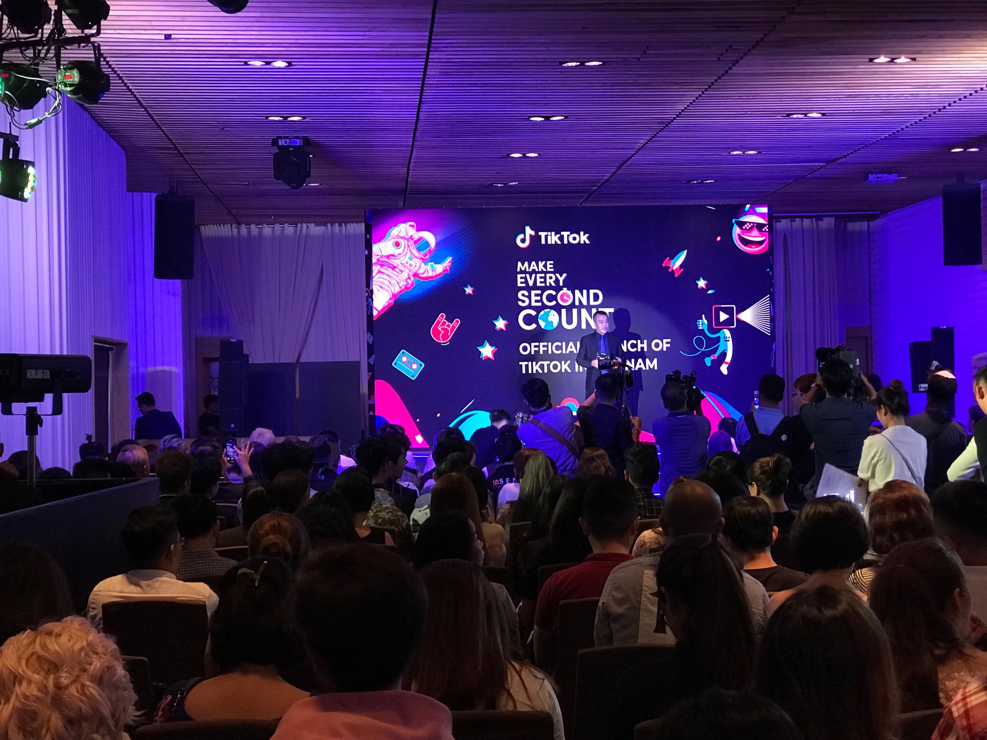 Đến Việt Nam mới 1 năm, TikTok nắm trong tay 12 triệu người dùng mỗi tháng - Ảnh 1. Đến Việt Nam mới 1 năm, TikTok nắm trong tay 12 triệu người dùng mỗi tháng - Ảnh 1.