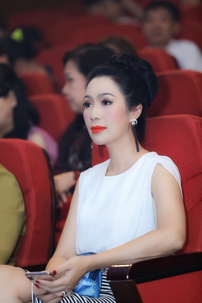 NSƯT Trịnh Kim Chi từng bị chửi khùng vì mở sân khấu kịch lỗ vốn và sự thật phía sau - Ảnh 1. NSƯT Trịnh Kim Chi từng bị chửi khùng vì mở sân khấu kịch lỗ vốn và sự thật phía sau - Ảnh 1.