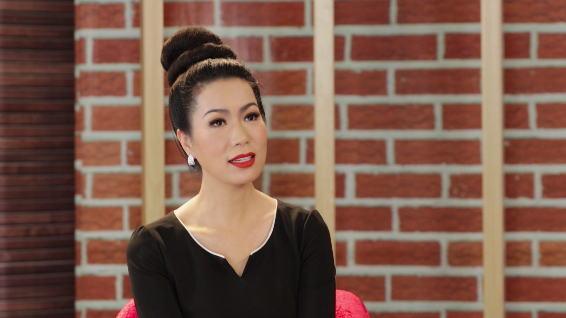 NSƯT Trịnh Kim Chi từng bị chửi khùng vì mở sân khấu kịch lỗ vốn và sự thật phía sau - Ảnh 5. NSƯT Trịnh Kim Chi từng bị chửi khùng vì mở sân khấu kịch lỗ vốn và sự thật phía sau - Ảnh 5.