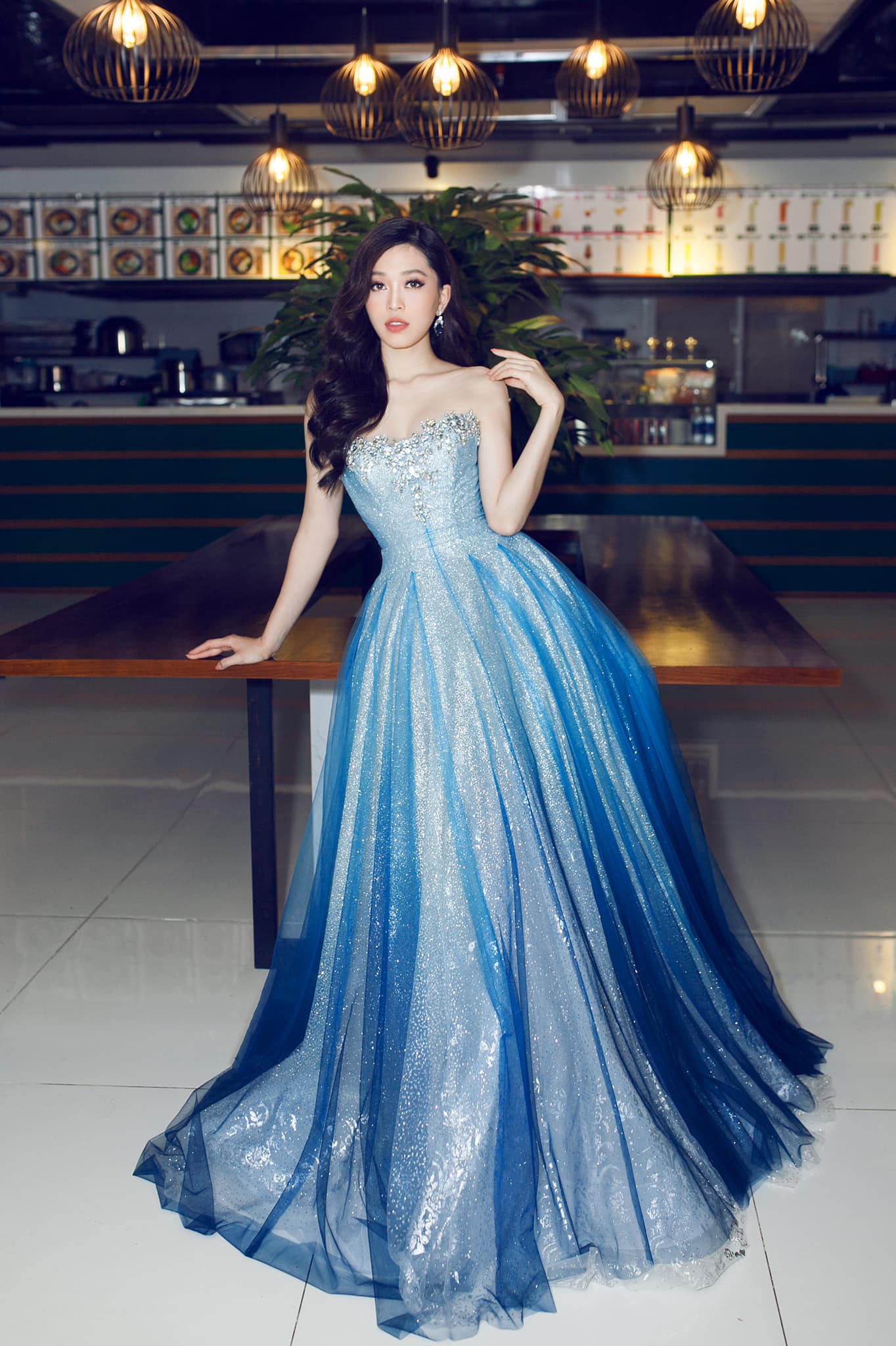 Top 3 Hoa hậu Việt Nam 2018 thay đổi ra sao sau 1 năm đăng quang?  - Ảnh 14.