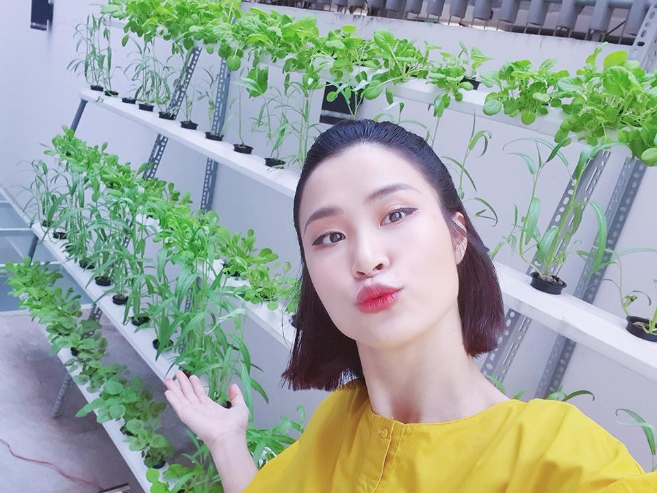 Sao Việt hôm nay (25/4): Chi Pu cảm ơn ê-kíp sản xuất Anh ơi ở lại, Phương Nga đọ sắc cùng Tiểu Vy trong sự kiện mới - Ảnh 9. Sao Việt hôm nay (25/4): Chi Pu cảm ơn ê-kíp sản xuất Anh ơi ở lại, Phương Nga đọ sắc cùng Tiểu Vy trong sự kiện mới - Ảnh 9.
