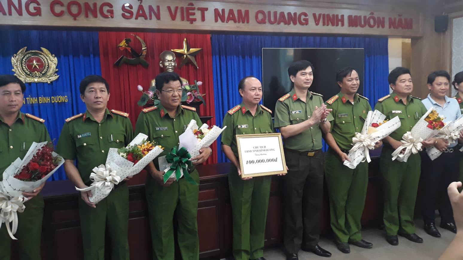 Công an Bình Dương họp báo thông tin vụ thảm sát 3 người chết - Ảnh 1. Công an Bình Dương họp báo thông tin vụ thảm sát 3 người chết - Ảnh 1.