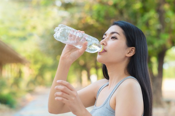 6 điều bạn tuyệt đối không được làm trong những ngày nắng nóng - Ảnh 5. 6 điều bạn tuyệt đối không được làm trong những ngày nắng nóng - Ảnh 5.
