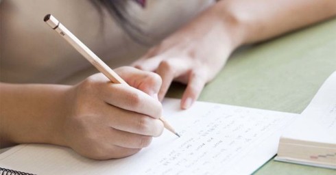 Từ vụ gian lận thi cử: Có nên giữ kỳ thi hai trong một và thi trắc nghiệm? - Ảnh 1. Từ vụ gian lận thi cử: Có nên giữ kỳ thi hai trong một và thi trắc nghiệm? - Ảnh 1.