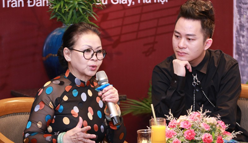 Vì sao Khánh Ly hủy vé không về Việt Nam tiễn biệt Trịnh Công Sơn? - Ảnh 2. Vì sao Khánh Ly hủy vé không về Việt Nam tiễn biệt Trịnh Công Sơn? - Ảnh 2.