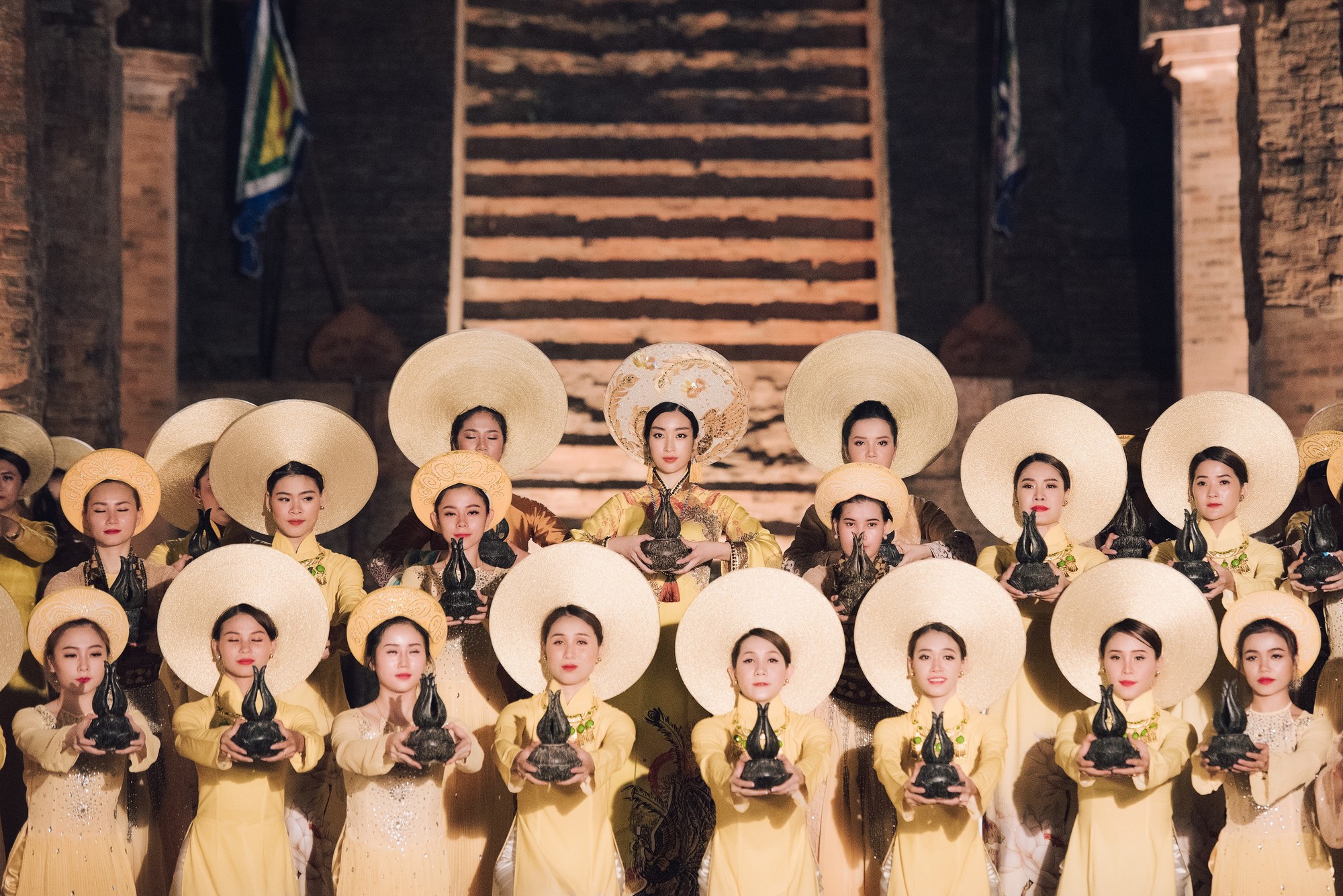 Đỗ Mỹ Linh trở thành đại sứ lễ hội Trầm hương Khánh Hòa - Ảnh 1. Đỗ Mỹ Linh trở thành đại sứ lễ hội Trầm hương Khánh Hòa - Ảnh 1.